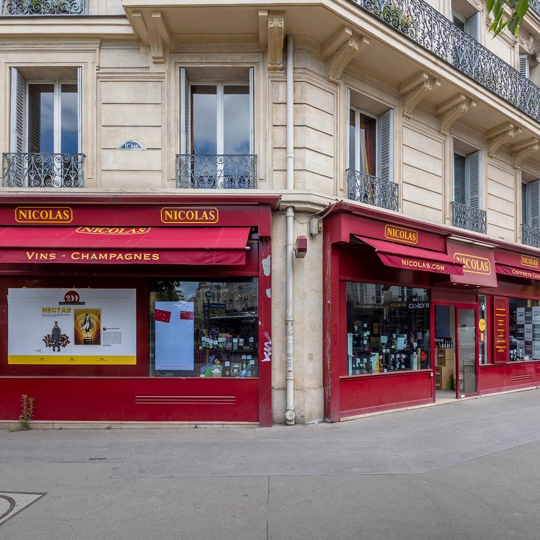 Nicolas Voltaire Place 2